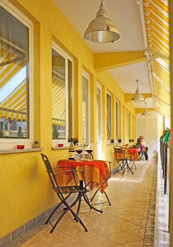 Acomodação com café da manhã  Ai Cipressi 3*